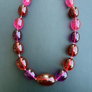 Vintage Joan Rivers Pink Red Purple Acrylic Lucite Beaded Knotted Necklace 24"‎
